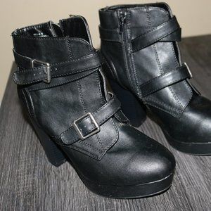 Women heeled ankle boots with chunky heels